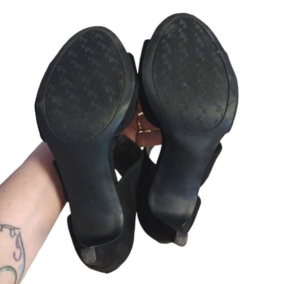 Kelly & Katie Black Vegan Suede Amari Back Zip Kitten Heels Size 9 - Picture 12 of 14